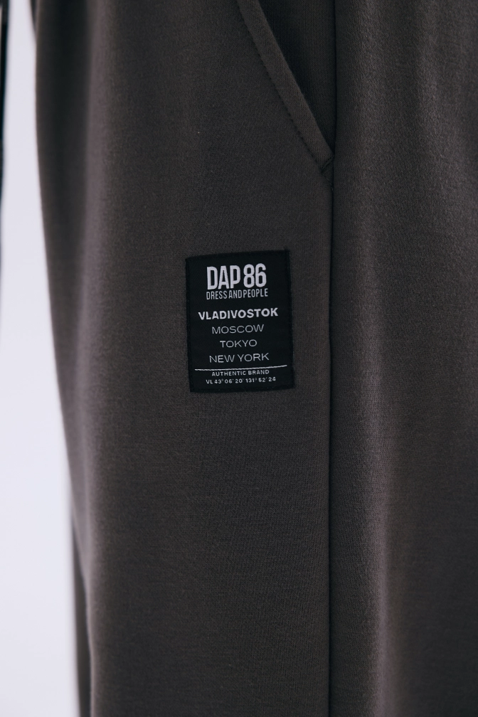 Спортивные брюки