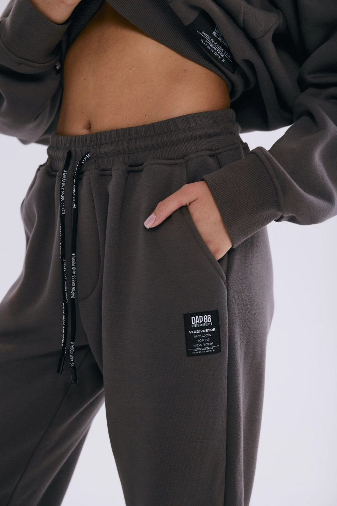 Спортивные брюки