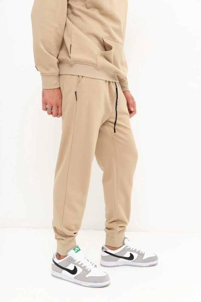 Спортивные брюки