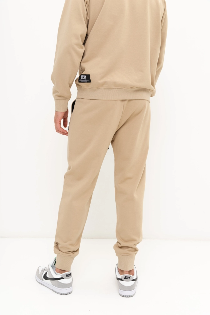 Спортивные брюки