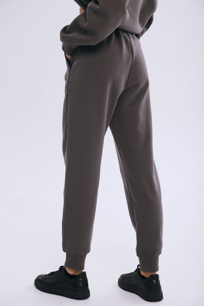 Спортивные брюки