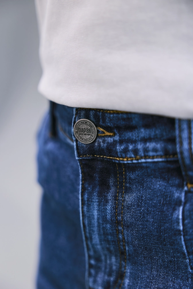 Джинсы Slim-Fit